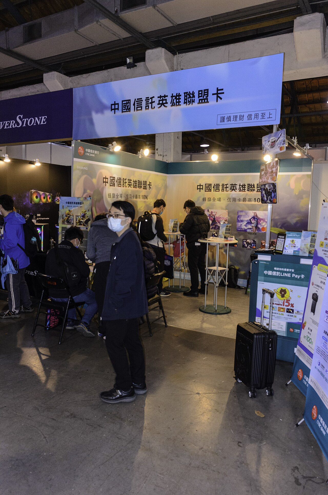 电竞转播的镜头难题：如何在没有球的世界里制造叙事